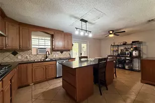 1333 Springlake Dr, Dallas, TX 75217 - Photo 4