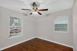 2441 Lakeshore Dr, Grand Prairie, TX 75051 - Photo 20
