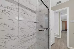 2441 Lakeshore Dr, Grand Prairie, TX 75051 - Photo 32