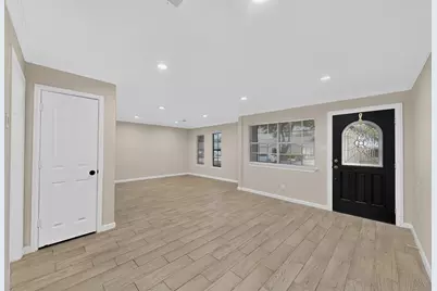 2441 Lakeshore Drive, Grand Prairie, TX 75051 - Photo 6