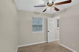 2441 Lakeshore Dr, Grand Prairie, TX 75051 - Photo 26