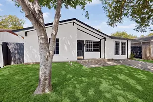 2441 Lakeshore Dr, Grand Prairie, TX 75051 - Photo 1