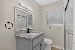 2441 Lakeshore Dr, Grand Prairie, TX 75051 - Photo 30