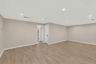 2441 Lakeshore Dr, Grand Prairie, TX 75051 - Photo 8