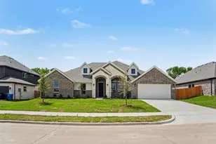 706 Alaina Dr, DeSoto, TX 75115 - Photo 2