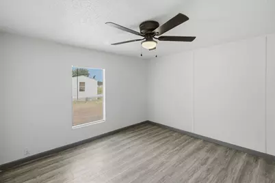 904 Flamingo Road, Granbury, TX 76049 - Photo 14