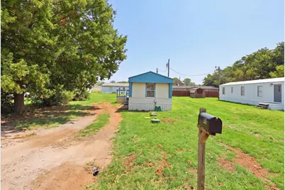 904 Flamingo Road, Granbury, TX 76049 - Photo 2