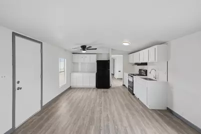 904 Flamingo Road, Granbury, TX 76049 - Photo 6