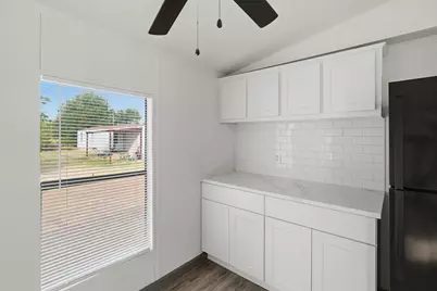 904 Flamingo Road, Granbury, TX 76049 - Photo 10