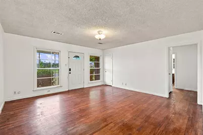 1804 E Wells Avenue, Sherman, TX 75090 - Photo 2