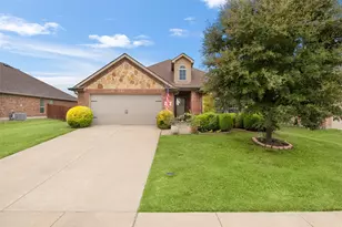 2189 Liriope Ln, Waxahachie, TX 75165 - Photo 2