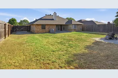 7525 Sean Drive, North Richland Hills, TX 76182 - Photo 18