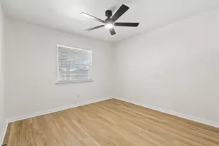 8148 Clearsprings Rd, Dallas, TX 75240 - Photo 20