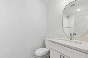 8148 Clearsprings Rd, Dallas, TX 75240 - Photo 22