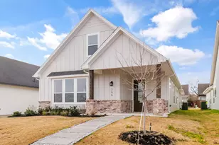 205 W 7th St, Justin, TX 76247 - Photo 4