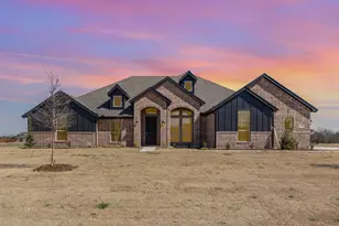 720 Candace Dr, DeSoto, TX 75115 - Photo 1