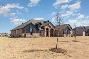 720 Candace Dr, DeSoto, TX 75115 - Photo 2