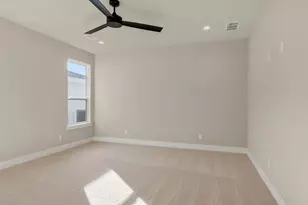 207 W 7th St, Justin, TX 76247 - Photo 32