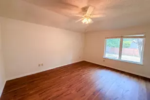 301 Hillside Ct, Garland, TX 75043 - Photo 4