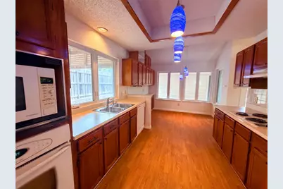 301 Hillside Court, Garland, TX 75043 - Photo 10