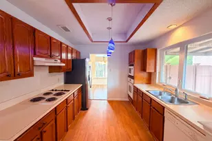 301 Hillside Ct, Garland, TX 75043 - Photo 2