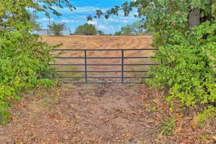 437 Jakes Rd, Bowie, TX 76230 - Photo 38