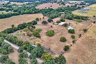 437 Jakes Rd, Bowie, TX 76230 - Photo 10