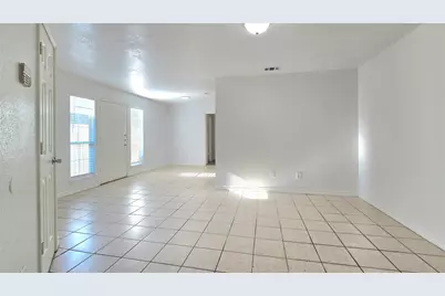 5017 Chapman Street #5017, Fort Worth, TX 76105 - Photo 4