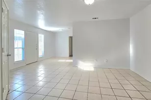 5017 Chapman St, Fort Worth, TX 76105 - Photo 4