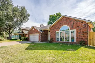 2049 Wedgewood Dr, Grapevine, TX 76051 - Photo 2