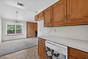 203 Myrtle Ave, Waxahachie, TX 75165 - Photo 12
