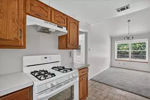 203 Myrtle Ave, Waxahachie, TX 75165 - Photo 10