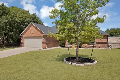 137 Hirth Drive, Crowley, TX 76036 - Photo 4