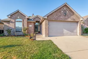4533 Summerbrook Cir, Fort Worth, TX 76137 - Photo 2