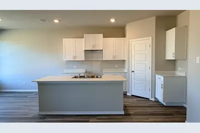 908 Parkvista Drive, Cleburne, TX 76031 - Photo 2