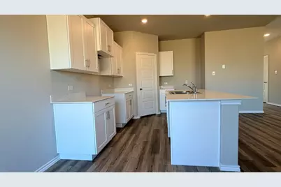 908 Parkvista Drive, Cleburne, TX 76031 - Photo 4