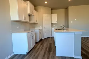 908 Parkvista Dr, Cleburne, TX 76031 - Photo 4