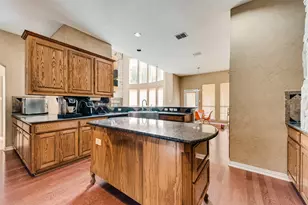 663 Links View Ct, Grand Prairie, TX 75052 - Photo 8