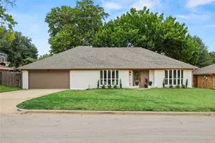 1816 Big Bend Dr, Grapevine, TX 76051 - Photo 1