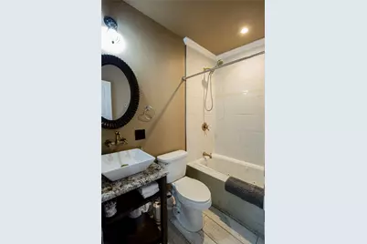 929 N 12th Street, Waco, TX 76707 - Photo 14