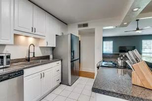 305 Westover Dr, Euless, TX 76039 - Photo 6