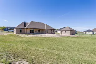1014 Gonzollas Rd, Springtown, TX 76082 - Photo 32