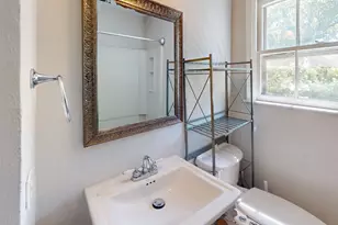 1915 N Prairie Ave, Dallas, TX 75204 - Photo 10