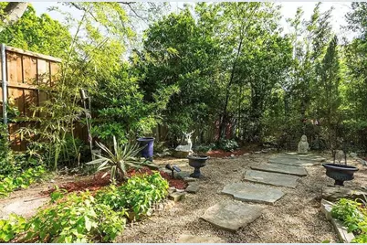 1915 N Prairie Avenue #B, Dallas, TX 75204 - Photo 12