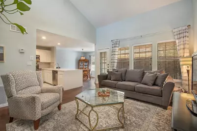 704 Creekwood Drive, Lewisville, TX 75067 - Photo 4