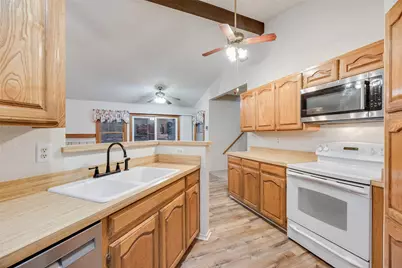 2816 Harvest Lake Drive, Irving, TX 75060 - Photo 8