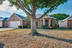 3724 Longstraw Dr, Fort Worth, TX 76137 - Photo 2