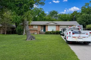 1016 Tower Dr, Cedar Hill, TX 75104 - Photo 2