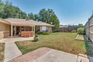 2413 Pearwood Ct, Grand Prairie, TX 75050 - Photo 24
