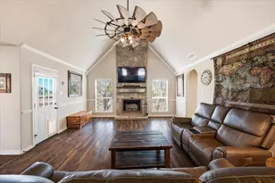 104 Caballos Ln, Springtown, TX 76082 - Photo 6